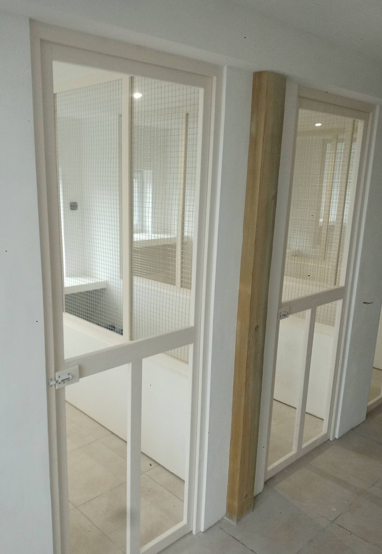 Création de portes intérieures en bois sur mesure